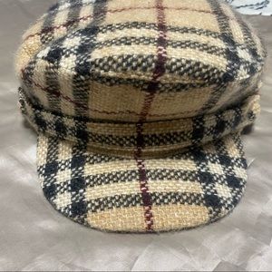 Burberry authentic Women’s NewsBoy Cap.  Size Medium all wool.